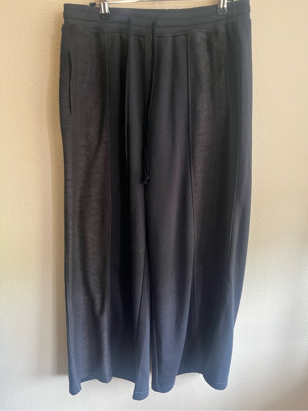 Suzanne Betro Black Wide-Leg Lounge Pants